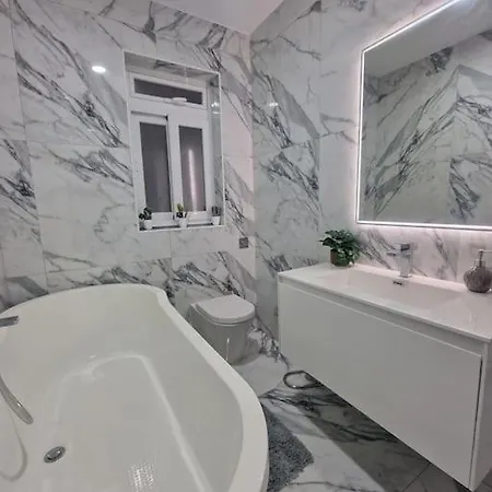 Dioor Luxurious By Dahlia Saint Julian's