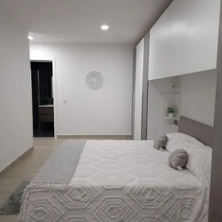 Dioor Luxurious By Dahlia Apartment