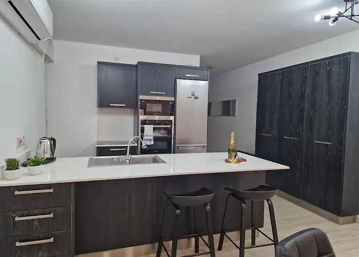 Apartment Dioor Luxurious By Dahlia San Ġiljan