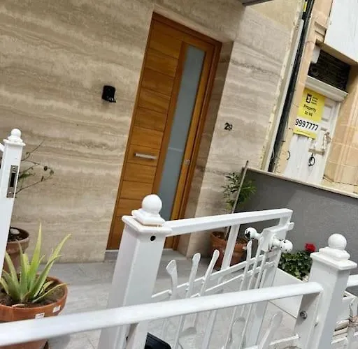 Apartment Dioor Luxurious By Dahlia San Ġiljan