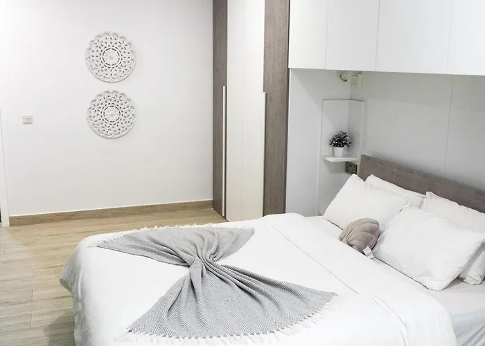 Dioor Luxurious By Dahlia