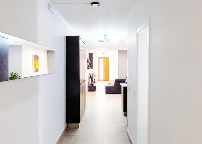 Apartment Dioor Luxurious By Dahlia