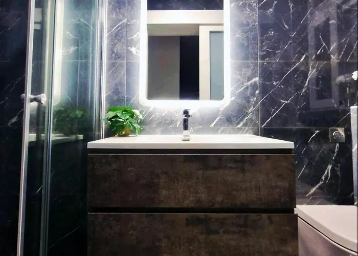 Apartment Dioor Luxurious By Dahlia